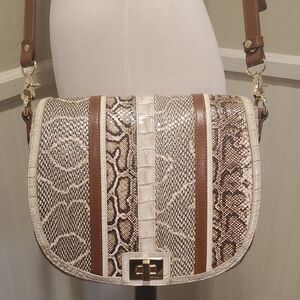 Like NEW Brahmin Sonny Saddlebag In Limestone Oleta